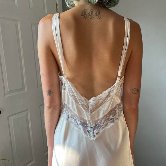 VINTAGE 1950โs Baby Pink Slip Dress - Picture 2 of 8